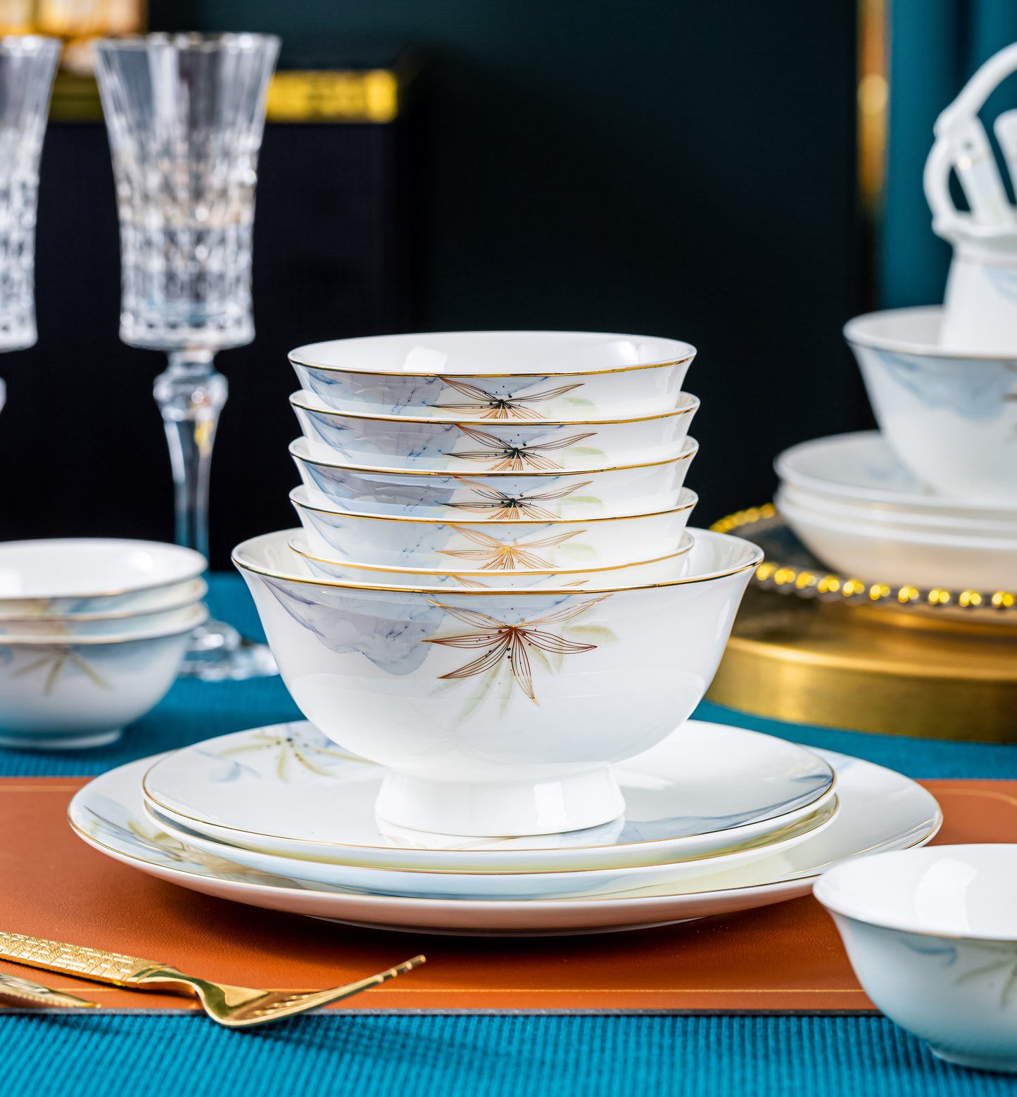 'Water Lily' 28-Piece Dinner Set