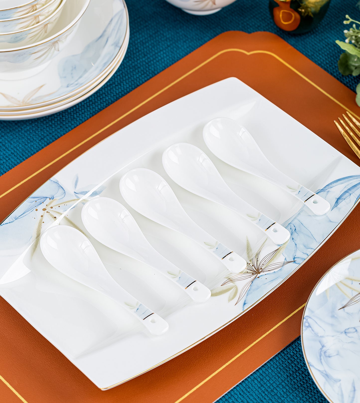 'Water Lily' 60-Piece Dinner Set