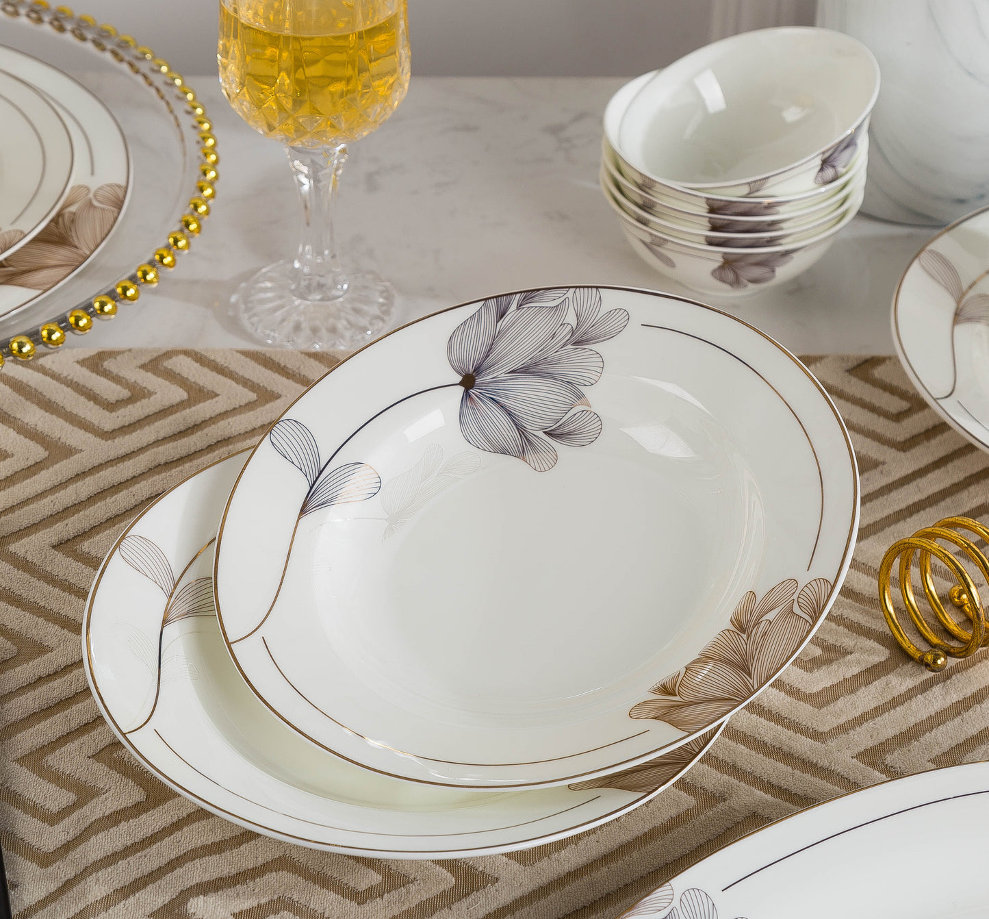 ‘Primrose’ 16-Piece Dinner Set