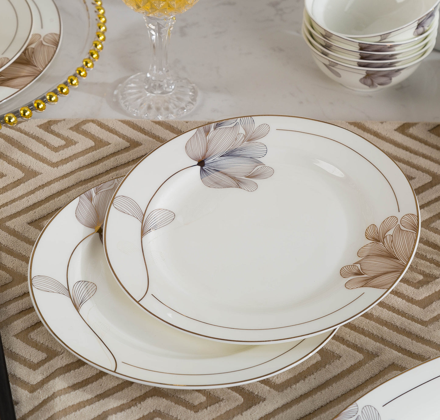 ‘Primrose’ 28-Piece Dinner Set