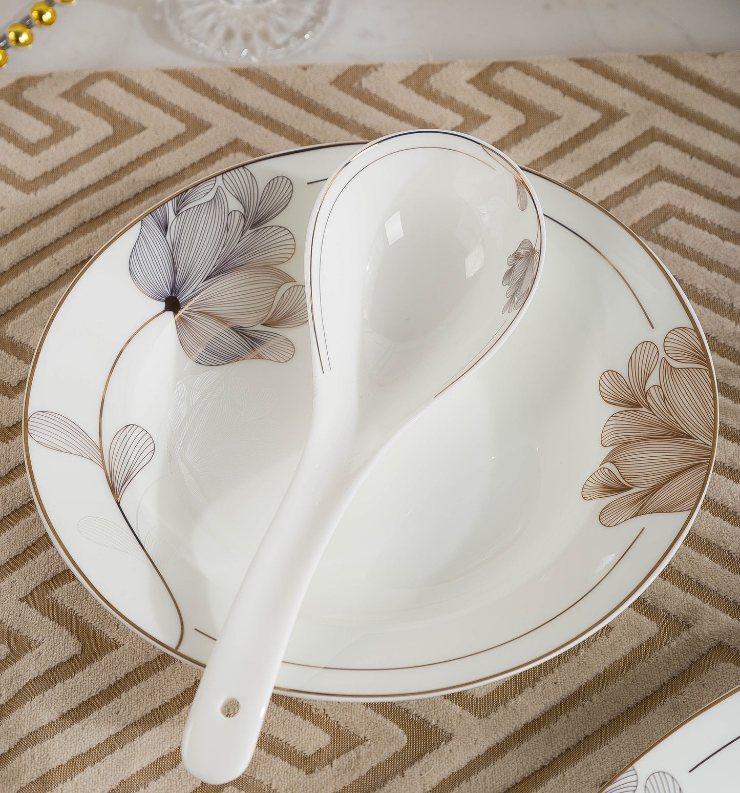 ‘Primrose’ 28-Piece Dinner Set