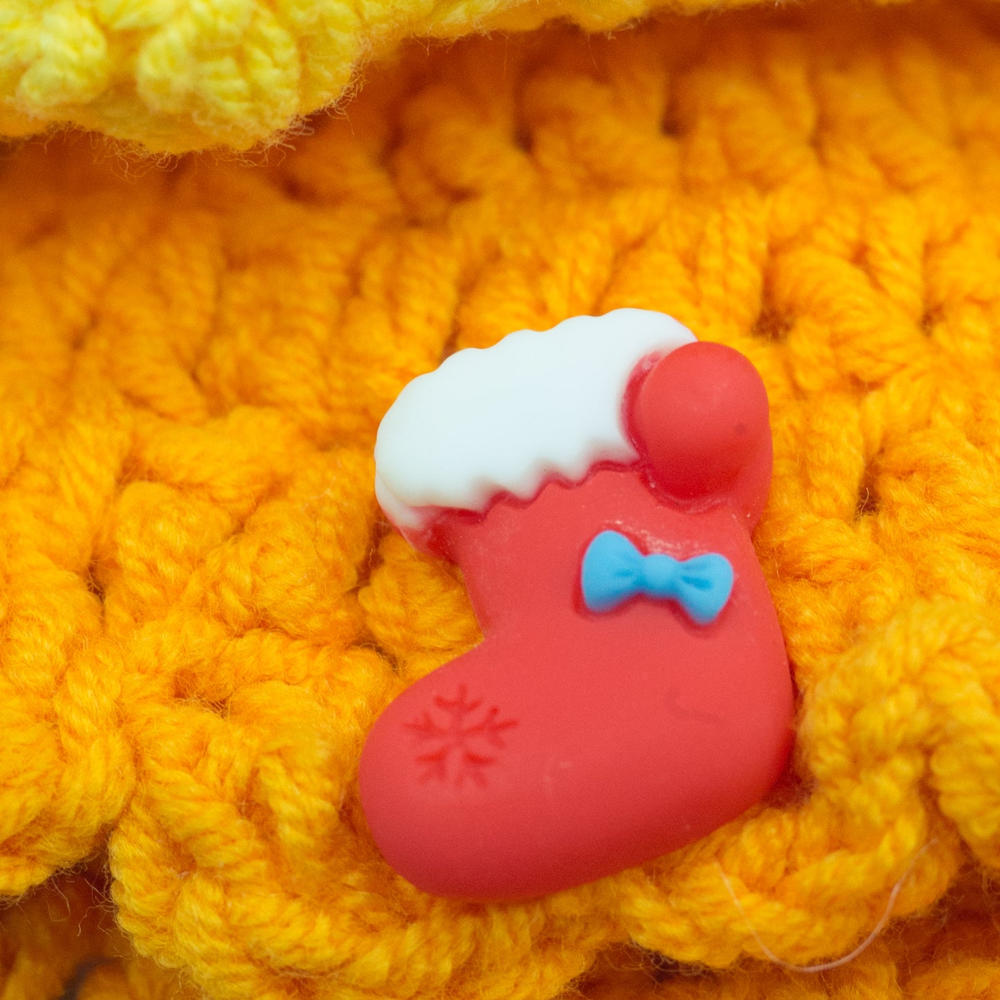 Handmade Crochet Christmas Tree (16–18 cm) – Unique Mini Holiday Decoration with Random Crochet Ornaments by CHU CHU