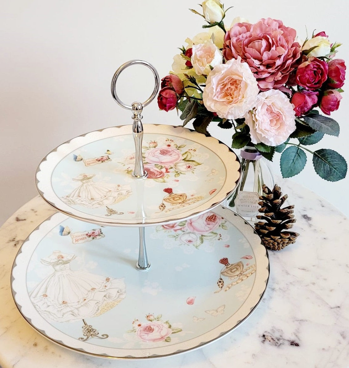 ‘Dozen Roses’ 2-Tier Porcelain Cake Stand