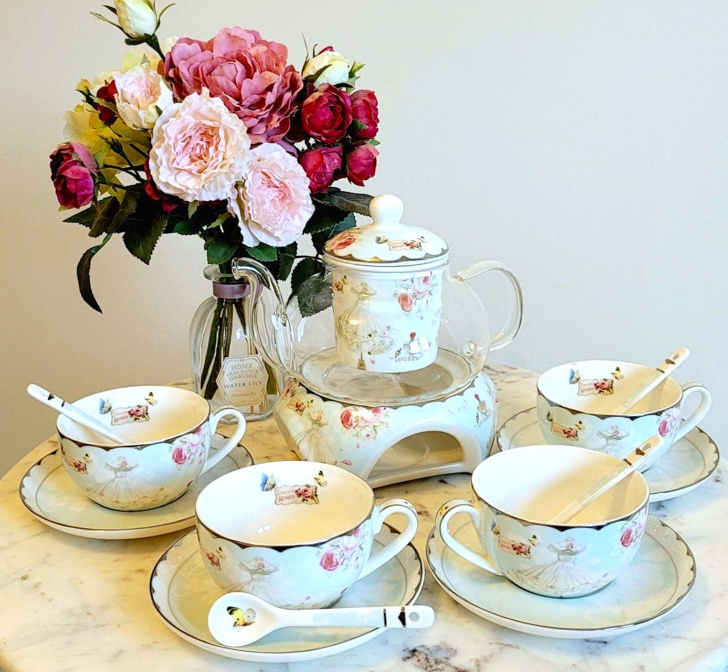 ‘Dozen Roses’ 15-Piece Porcelain Tea Set