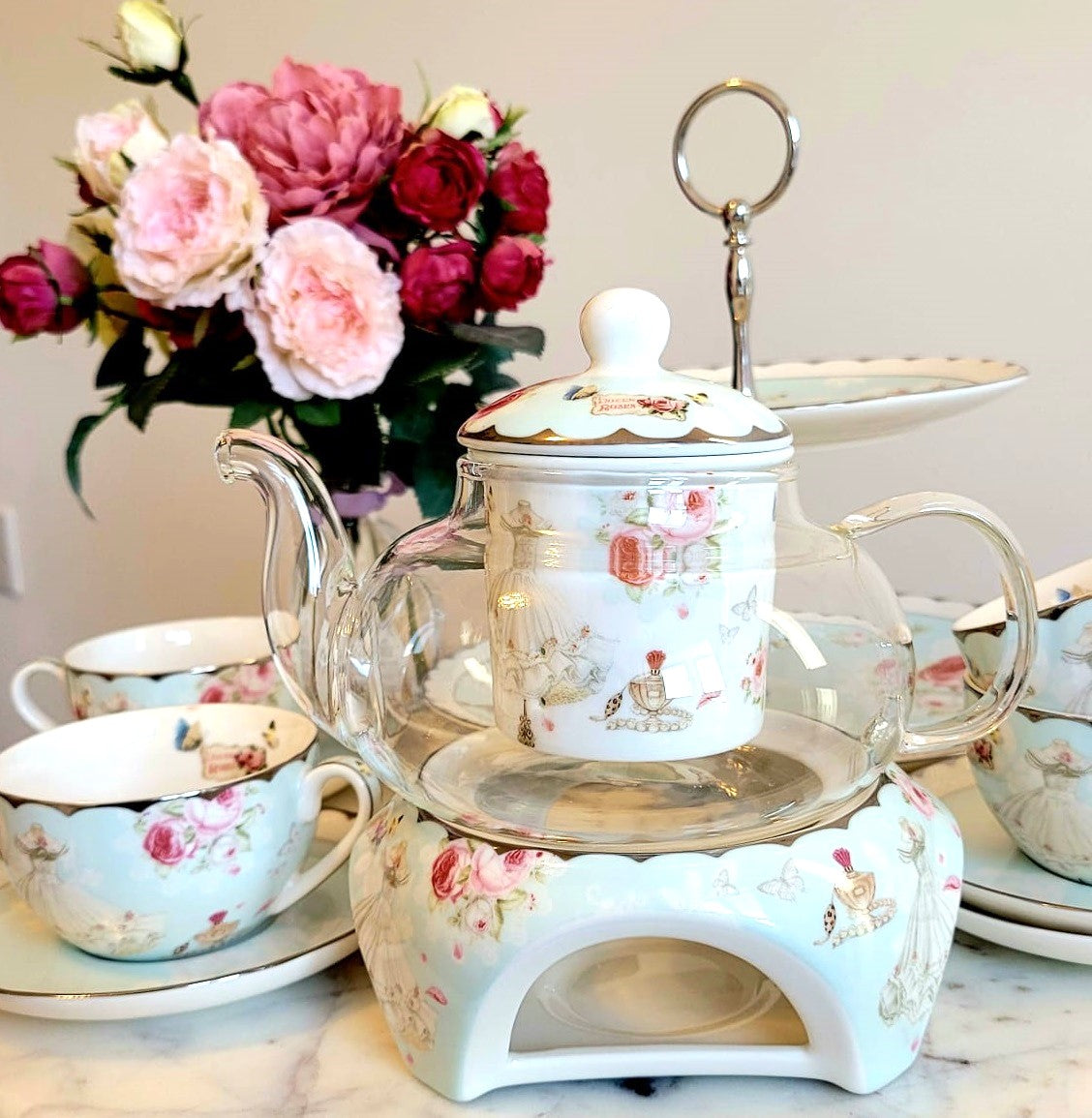 ‘Dozen Roses’ 15-Piece Porcelain Tea Set